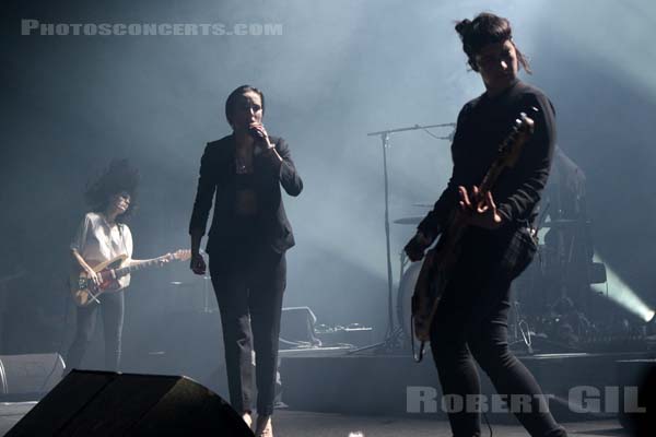 SAVAGES - 2017-07-04 - PARIS - Philharmonie de Paris 2 - Camille Berthomier - Gemma Thompson - Ayse Hassan